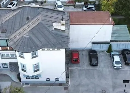 アパート Apartma & Free Parking *